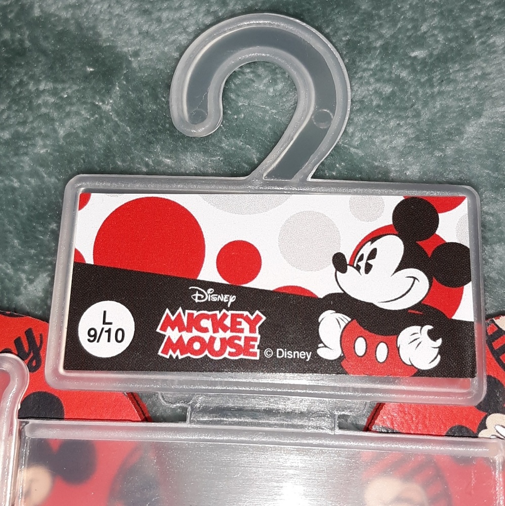 👋Coming Down 2/28👋 Disney Flip Flops Bundle - Picture 3 of 3